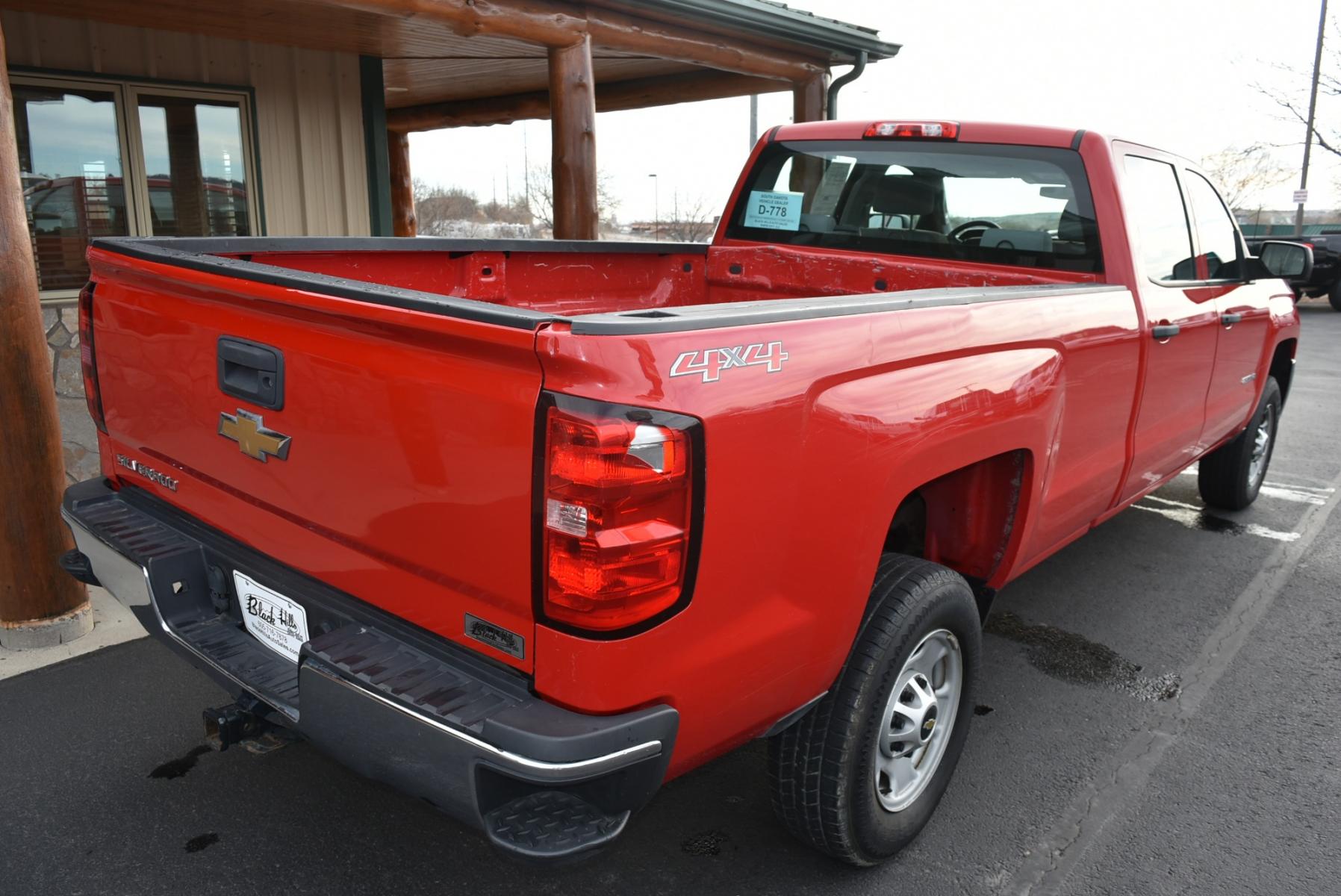 2015 Red /Gray Chevrolet Silverado 2500 HD (1GC1KUEG2FF) with an 6.0L Vortec V8 Varaible Valve Timing SFI engine, 6-Speed Automatic Heavy-Duty, Electronically Controlled transmission, located at 1600 E Hwy 44, Rapid City, SD, 57703, (605) 716-7878, 44.070232, -103.171410 - Photo #5